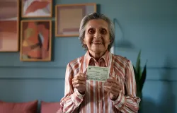 Campanha busca estimular idosos acima de 70 anos a votarem, mas dados mostram alto �ndice de absten��o