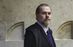 Kassio e Toffoli se afastam de vota��o sobre Moraes no STF