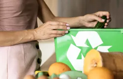 Tijuca mostra como parar de jogar comida fora e poupar dinheiro