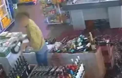 Homem destr�i R$ 60 mil em garrafas de vinho ap�s cart�o ser negado