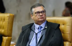 Fl�vio Dino adia decis�o sobre caso de mensagens de Moraes e Vorcaro no STF