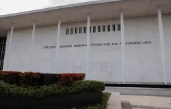 Trump fecha centro cultural ap�s juiz barrar troca do nome Kennedy pelo seu