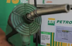 Governo cria nova ajuda de R$ 1 por litro no diesel, elevando custo do subs�dio a R$ 7 bilh�es mensais