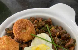 A origem deliciosa do picadinho carioca: da boemia da Lapa �s boates de Copacabana