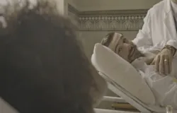 Mirinho surpreende e doa sangue para salvar a rainha Niara