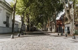 Propaganda eleitoral na rua pode causar acidentes e dificultar vida de quem usa cadeira de rodas