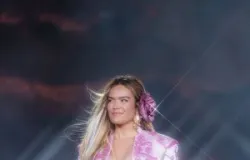Karol G esgota duas noites em Nova York e anuncia show no Brasil em 2027