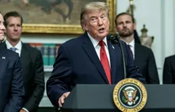 Trump expulsa tr�s ve�culos de imprensa da Casa Branca por suposta desonestidade
