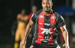 Lateral do Vit�ria se machuca e pode ficar longe dos gramados por 8 meses