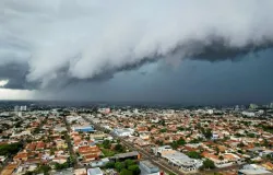 Chuva forte e temporais com granizo atingem todo Mato Grosso do Sul neste domingo