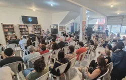 Casa em garagem vira cora��o cultural de cidade paulista de 22 mil