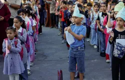 Crian�as de Gaza retornam �s aulas ap�s tr�s anos de guerra