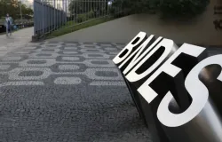 Banco do governo recebe 8,2 bilh�es em pedidos de empr�stio em apenas 48 horas