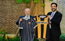 Lula d� camisa do Corinthians a prefeito de NY e discorre sobre justi�a social na ONU