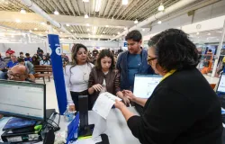 Bancas m�veis do governo de SP levam documentos a cidade que sofreu com chuva