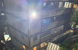 Pr�dio interditado desaba em Morro do Cantagalo no Rio de Janeiro sem v�timas
