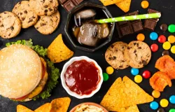 Comer menos comida industrializada pode aliviar a depress�o, diz estudo