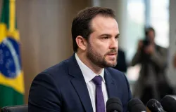 Ministro revela: dinheiro de fac��o criminosa bancou o filme sobre Bolsonaro
