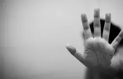 Dois homens s�o presos ap�s menina de 12 anos denunciar abusos sexuais na pr�pria casa