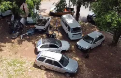 Deixou carro velho na rua de Cuiab�? Prefere ser multado ou perder o bem?