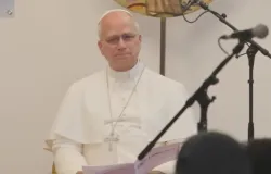 Papa defende mulheres e alerta contra solid�o em centro de refugiados