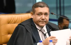 TSE suspende jingle de Lula que liga Fl�vio Bolsonaro a Master e rachadinha