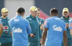 Falta de futebol bom deixa Brasil chato e torcedor prefere time do cora��o