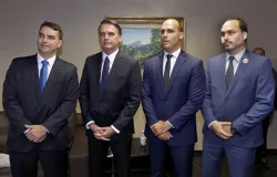 Financial Times compara fam�lia Bolsonaro � de Trump: 'T�o radical quanto disfuncional'