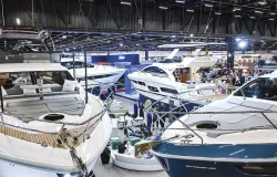 S�o Paulo Boat Show 2026 exibe lancha do Senna, barcos ultravelozes e supercarros h�bridos