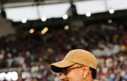 Neymar diz que � torcedor do Flamengo e brinca sobre patroc�nio