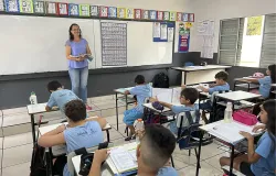 Prefeitura de Campo Grande confirma reajuste de 5,4% no sal�rio dos professores municipais