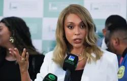 Justi�a autoriza deputada a manter post sobre Nossa Aparecida