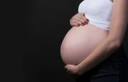 Vacinas contra gripe e covid s�o essenciais para proteger gestantes e beb�s, alertam m�dicos
