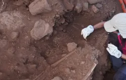 Esqueleto encontrado em praia espanhola pode ser de v�tima da Peste Negra ou da Guerra Civil