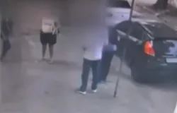 Ladr�o rouba alian�a de homem � dentada na porta de escola no Rio