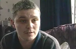 Assassino serial Ian Huntley era 'rico' e barbeiro na pris�o antes de ser morto a pauladas