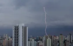 Chuva e tempestades podem atrapalhar vota��o neste fim de semana no Brasil