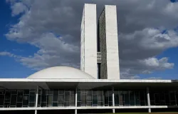 Saiba quem est� � frente nas elei��es para o Senado Federal em todo o Brasil