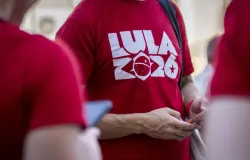 Lula vence na It�lia com mais da metade dos votos; Fl�vio Bolsonaro fica em segundo