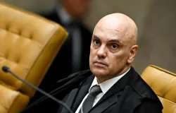 Moraes pede � PGR parecer sobre visita de Fl�vio a Bolsonaro