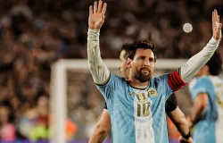 Messi se despede da Argentina com gol, choro e homenagem hist�rica
