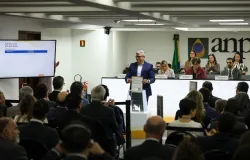Governo vende peda�os do fundo do mar e ganha R$ 530 milh�es em leil�o de petr�leo