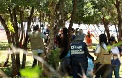 Enfermeiros do DF protestam contra obriga��o de ajudar em abordagens a moradores de rua