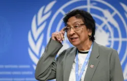 Mulher sul-africana que lutou contra a segrega��o racial ganha Nobel da Paz