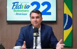 Fl�vio Bolsonaro afirma que Lula vai declarar apoio a ele no segundo turno