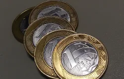 Infla��o sobe mais do que o esperado e juros altos mant�m endividado em apuros