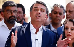 Fl�vio Bolsonaro acusa Lula de usar Petrobras para ganhar elei��o e diz que diesel pode subir R$ 2