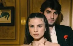 Giulia Be se casa com Conor Kennedy em igreja que sediou coroa��o de imperadores