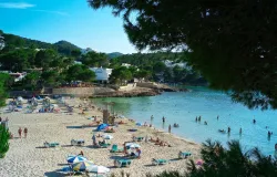 Famosa ilha de Ibiza fecha praias ap�s 26 vazamentos de esgoto