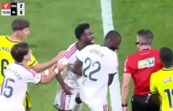 Vini Jr marca, sofre falta e � expulso; Mourinho fure e n�o vai � entrevista